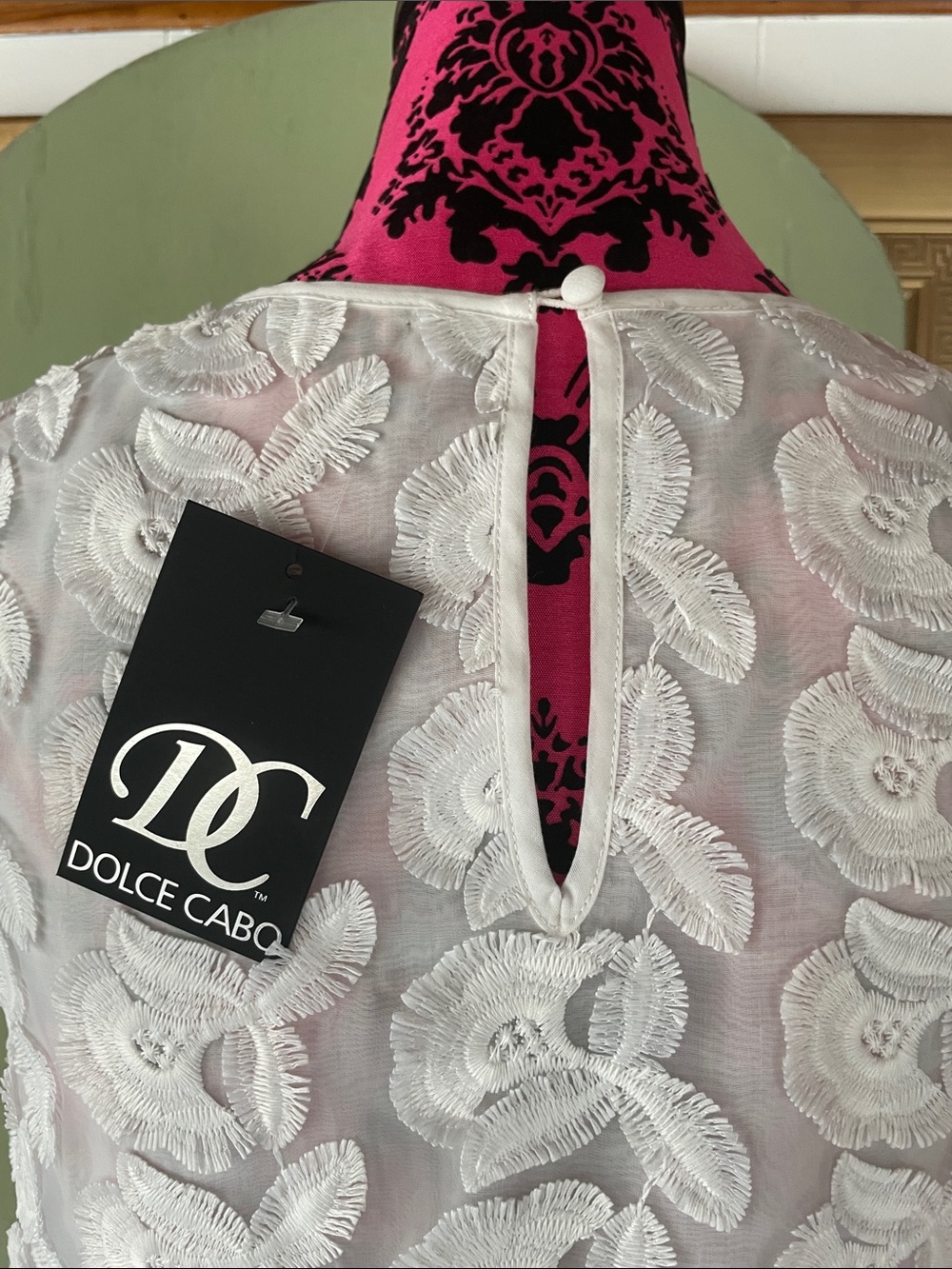 Dolce Cabo White Floral Appliqué Camisole - Picture 4 of 5